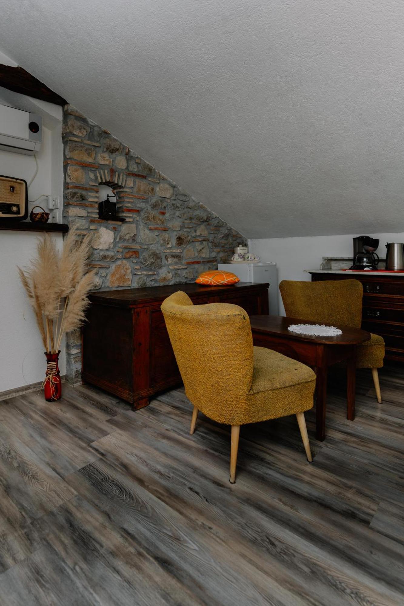 Sweet Room With A Terrace Roc Luaran gambar