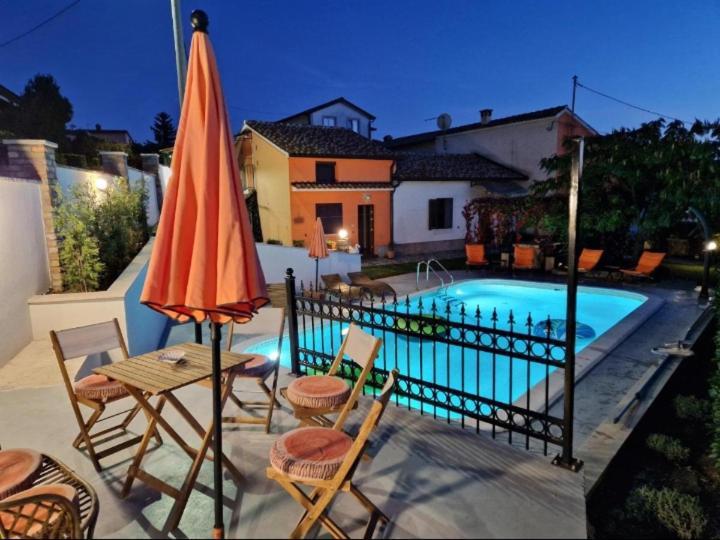 Sweet Room With A Terrace Roc Luaran gambar